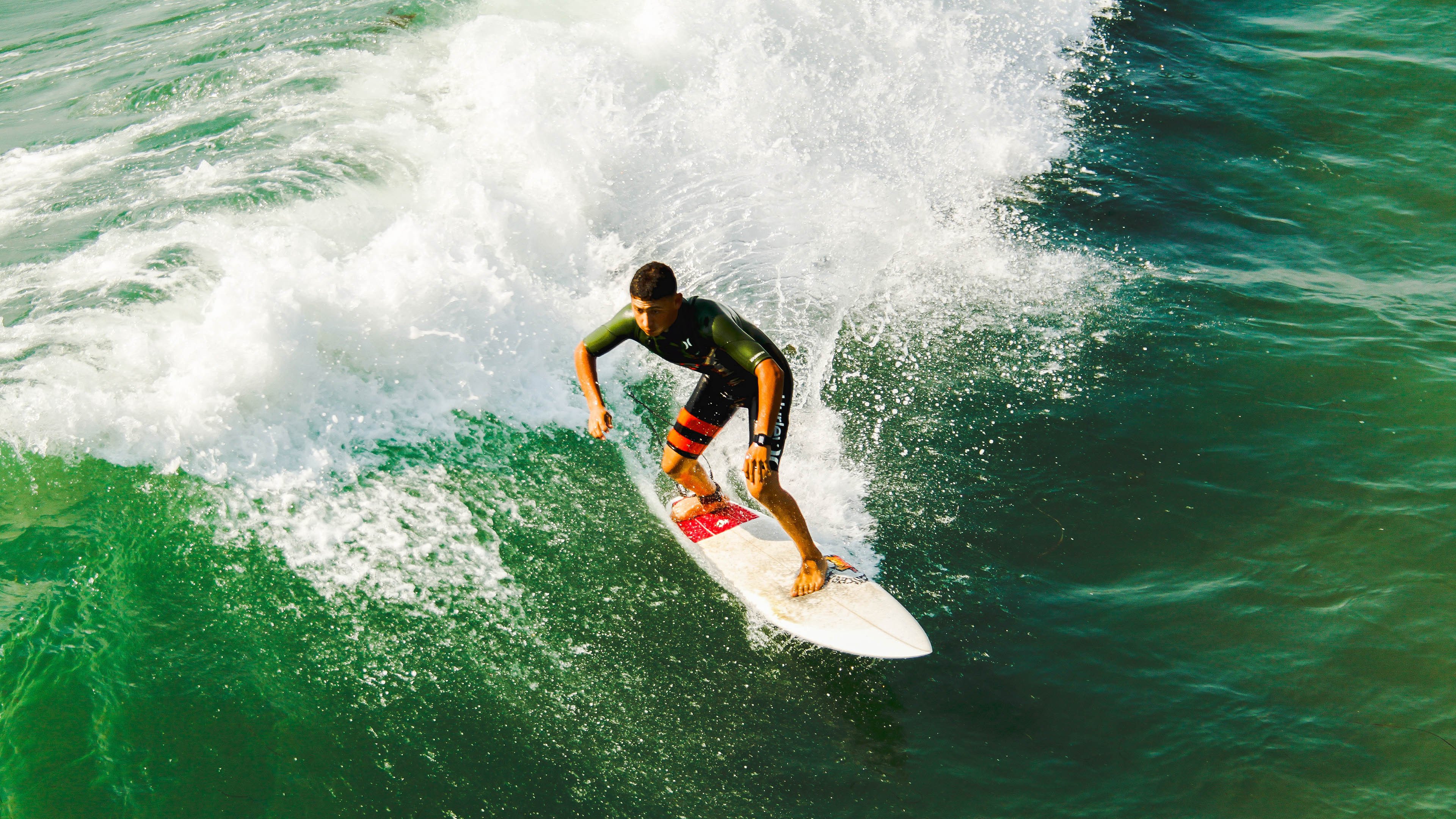 爱游戏体育-抢七夜的证明，武切维奇在聚光灯下重塑自我